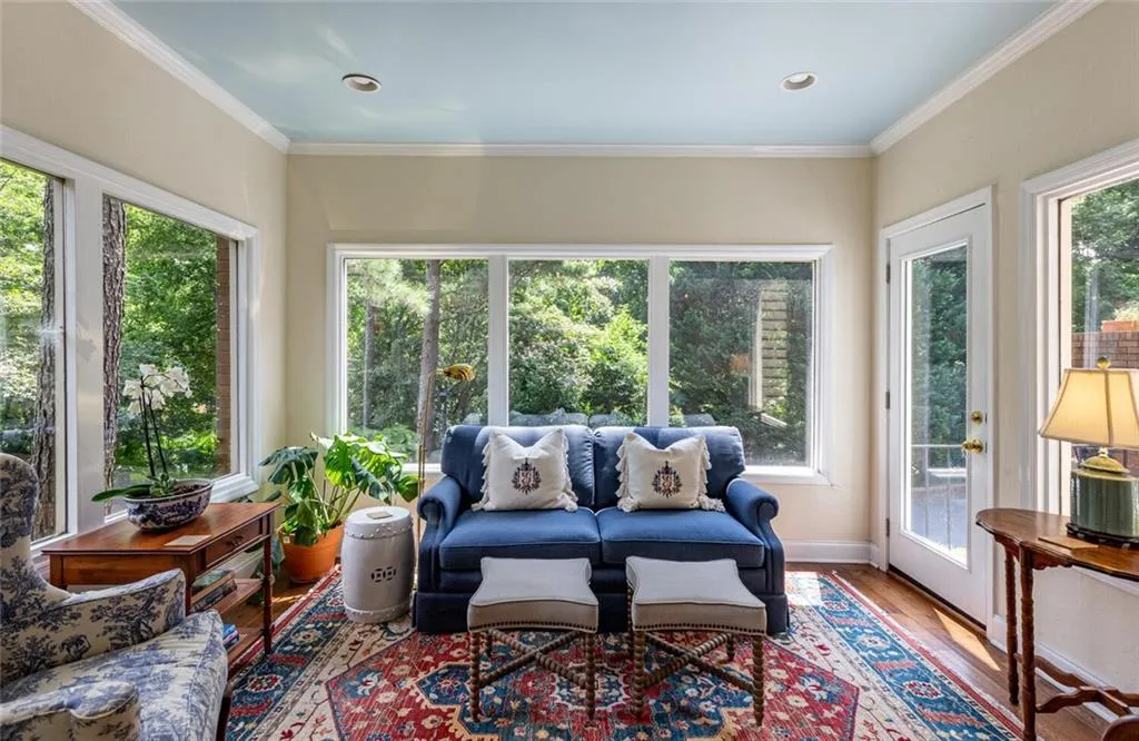 5263 Glenridge Drive, Atlanta, Georgia 30342, 3 Bedrooms Bedrooms, ,3 BathroomsBathrooms,Residential,Sold,5263 Glenridge Drive,6920332