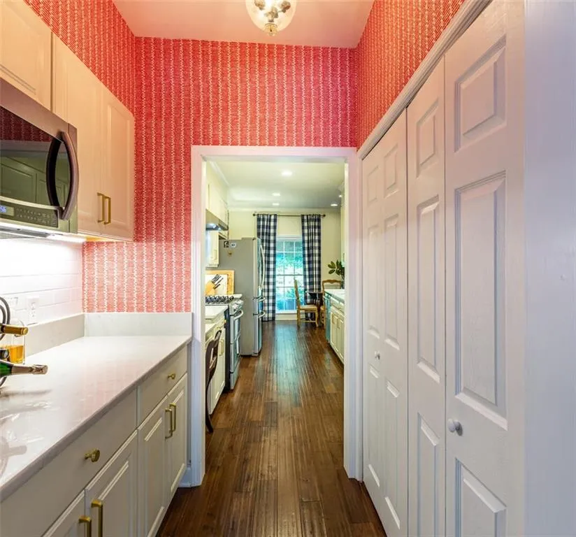 5263 Glenridge Drive, Atlanta, Georgia 30342, 3 Bedrooms Bedrooms, ,3 BathroomsBathrooms,Residential,Sold,5263 Glenridge Drive,6920332