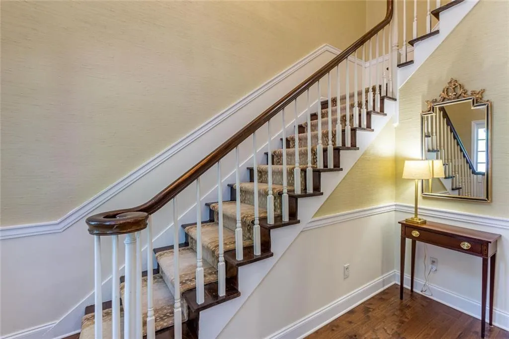 5263 Glenridge Drive, Atlanta, Georgia 30342, 3 Bedrooms Bedrooms, ,3 BathroomsBathrooms,Residential,Sold,5263 Glenridge Drive,6920332