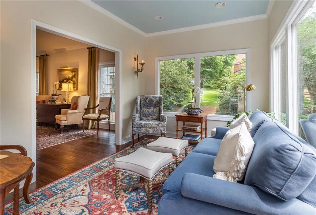 5263 Glenridge Drive, Atlanta, Georgia 30342, 3 Bedrooms Bedrooms, ,3 BathroomsBathrooms,Residential,Sold,5263 Glenridge Drive,6920332