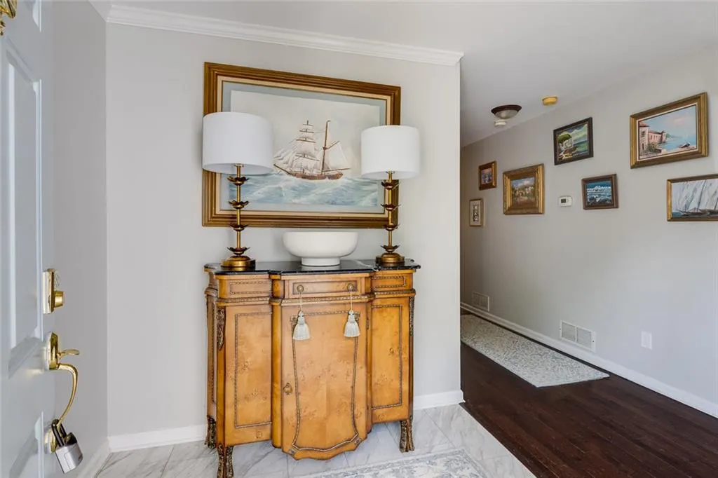 1085 Dunbarton Trace Ne, Brookhaven, Georgia 30319, 3 Bedrooms Bedrooms, ,2 BathroomsBathrooms,Residential,For Sale,1085 Dunbarton Trace Ne,7636578