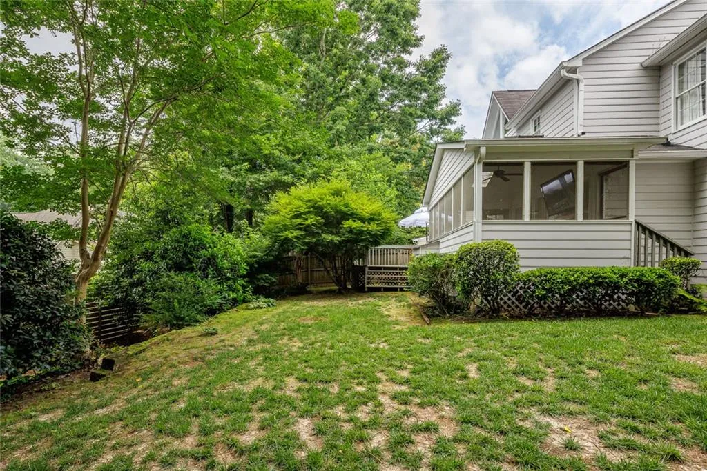 1085 Dunbarton Trace Ne, Brookhaven, Georgia 30319, 3 Bedrooms Bedrooms, ,2 BathroomsBathrooms,Residential,For Sale,1085 Dunbarton Trace Ne,7636578