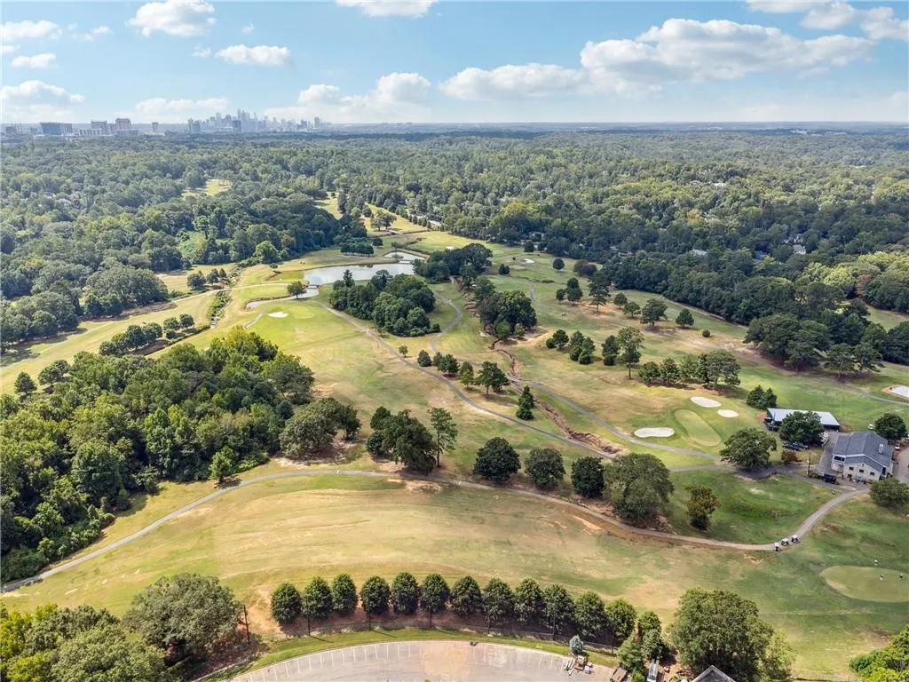 Chastain Park is right around the corner!