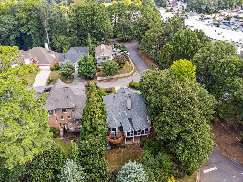 500 Fountain Oaks Way, Atlanta, Georgia 30342, 4 Bedrooms Bedrooms, ,3 BathroomsBathrooms,Residential,Sold,500 Fountain Oaks Way,7444653