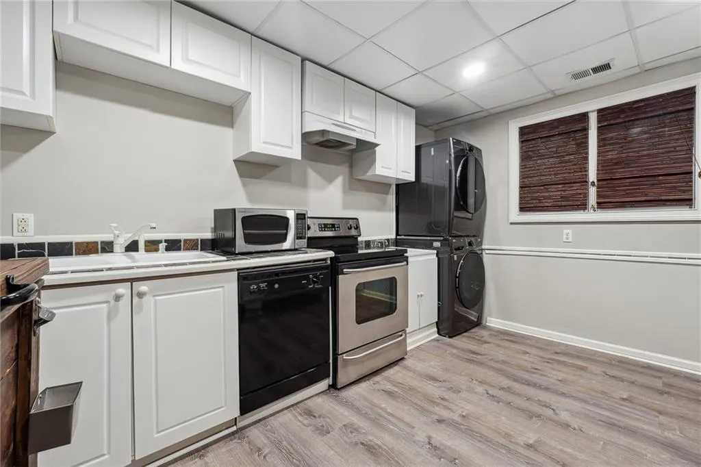 Full basement kitchen + laundry area