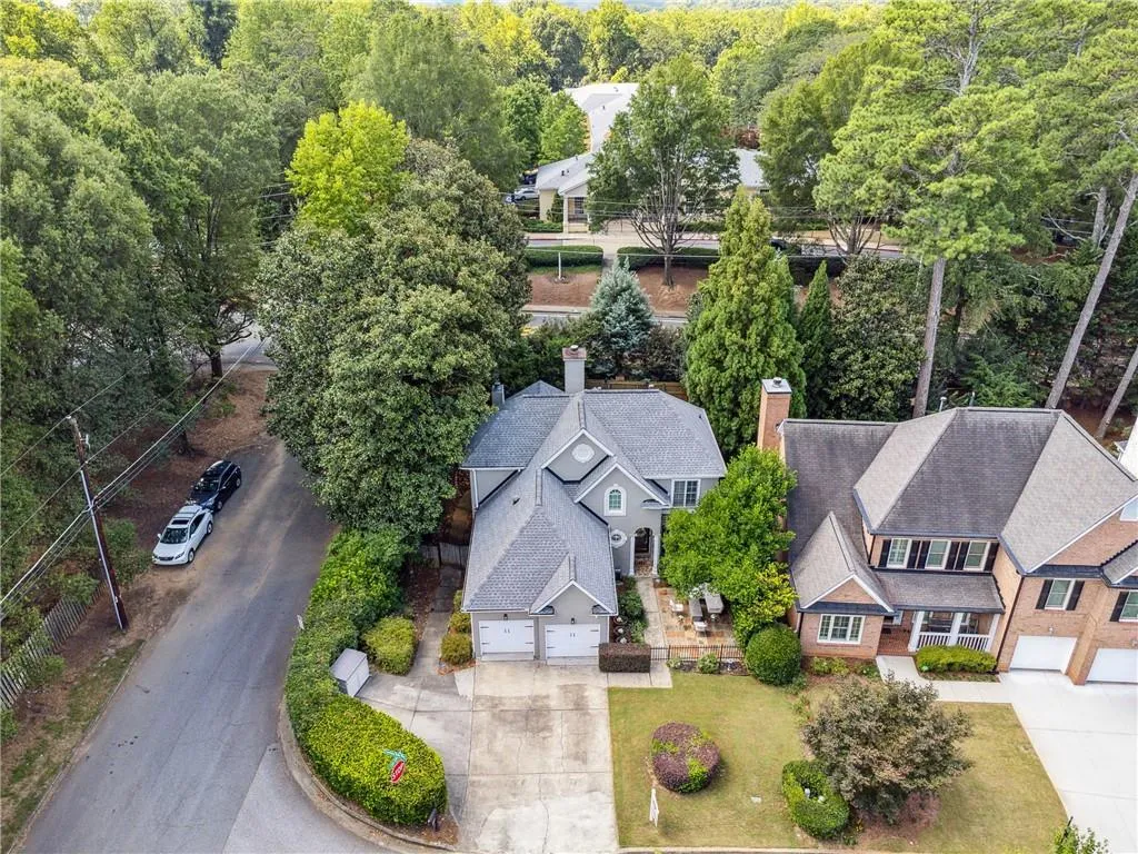 Corner lot, extra guest parking spots on the side street