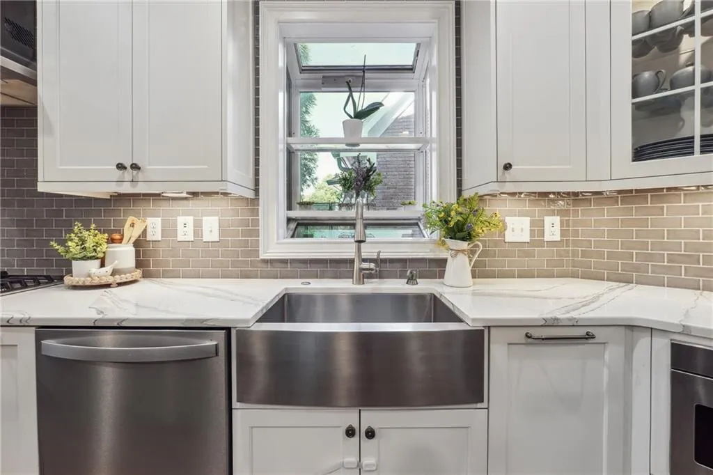 500 Fountain Oaks Way, Atlanta, Georgia 30342, 4 Bedrooms Bedrooms, ,3 BathroomsBathrooms,Residential,Sold,500 Fountain Oaks Way,7444653