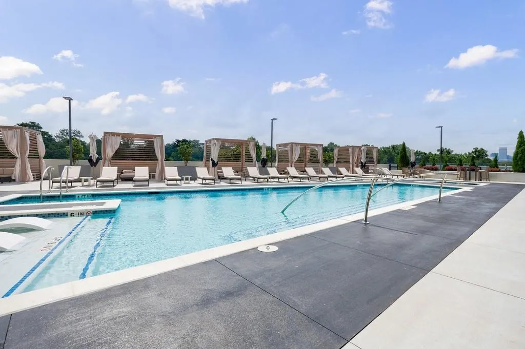 2425 Peachtree Road Unit 1806, Atlanta, Georgia 30305, 3 Bedrooms Bedrooms, ,3 BathroomsBathrooms,Residential,For Sale,2425 Peachtree Road Unit 1806,7598826