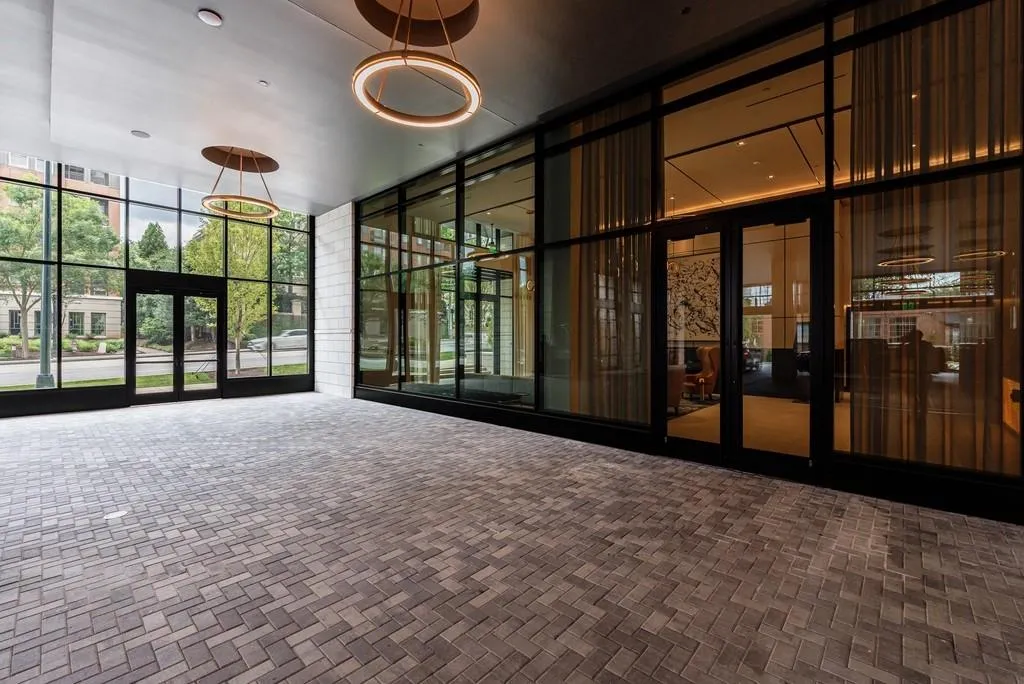 valet and lobby entrance