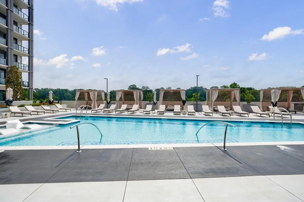 2425 Peachtree Road Unit 1806, Atlanta, Georgia 30305, 3 Bedrooms Bedrooms, ,3 BathroomsBathrooms,Residential,For Sale,2425 Peachtree Road Unit 1806,7598826