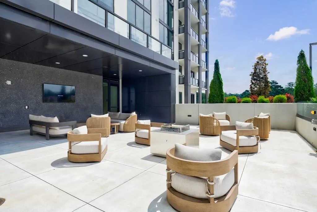 2425 Peachtree Road Unit 1806, Atlanta, Georgia 30305, 3 Bedrooms Bedrooms, ,3 BathroomsBathrooms,Residential,For Sale,2425 Peachtree Road Unit 1806,7598826
