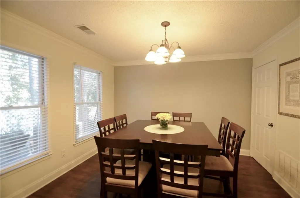 239 Peachtree Hollow Court, Atlanta, Georgia 30328, 3 Bedrooms Bedrooms, ,2 BathroomsBathrooms,Residential,Sold,239 Peachtree Hollow Court,5821125