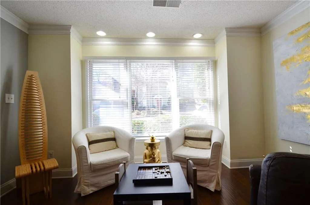 239 Peachtree Hollow Court, Atlanta, Georgia 30328, 3 Bedrooms Bedrooms, ,2 BathroomsBathrooms,Residential,Sold,239 Peachtree Hollow Court,5821125