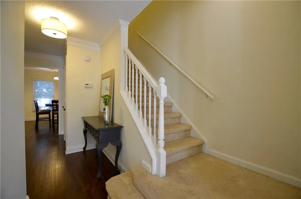 239 Peachtree Hollow Court, Atlanta, Georgia 30328, 3 Bedrooms Bedrooms, ,2 BathroomsBathrooms,Residential,Sold,239 Peachtree Hollow Court,5821125