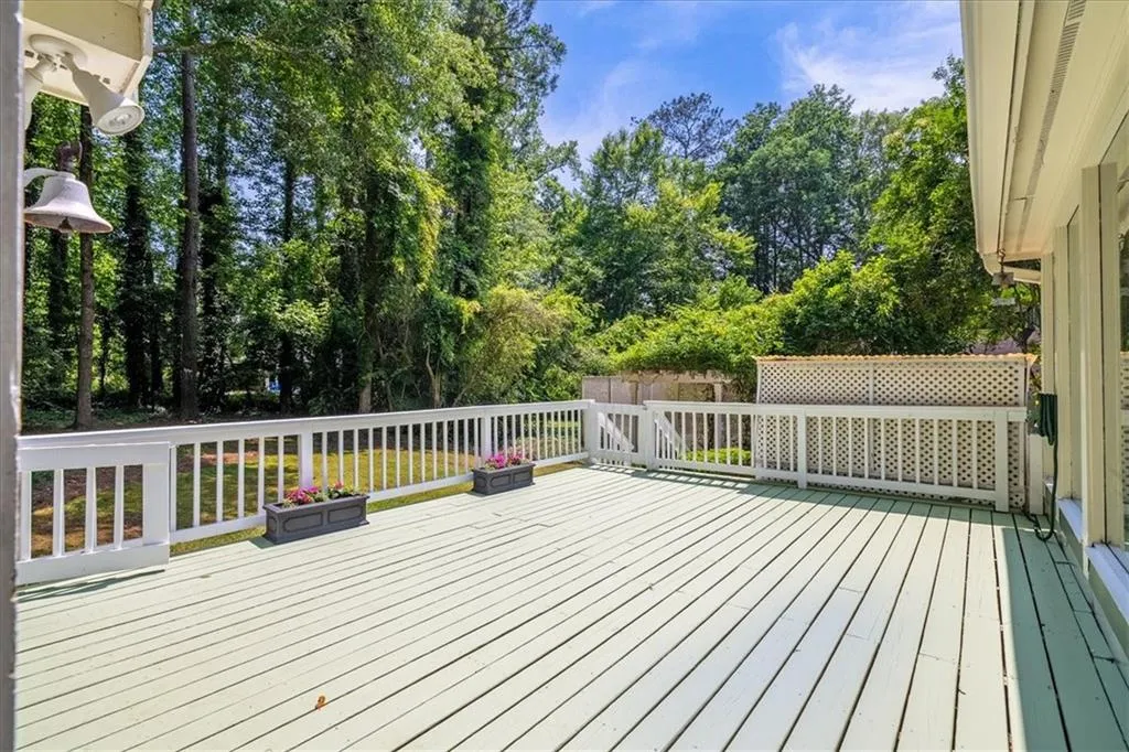 9570 Roberts Drive, Sandy Springs, Georgia 30350, 4 Bedrooms Bedrooms, ,3 BathroomsBathrooms,Residential,Sold,9570 Roberts Drive,7221845