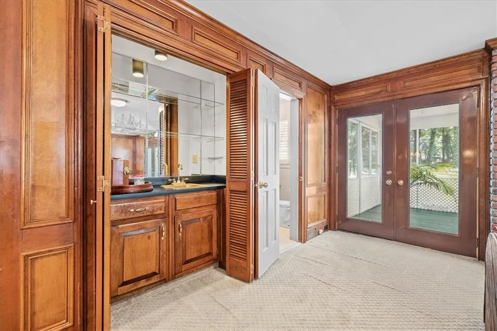 9570 Roberts Drive, Sandy Springs, Georgia 30350, 4 Bedrooms Bedrooms, ,3 BathroomsBathrooms,Residential,Sold,9570 Roberts Drive,7221845