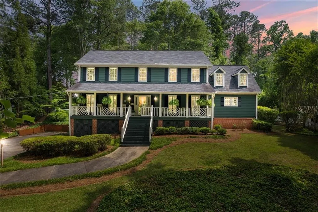 9570 Roberts Drive, Sandy Springs, Georgia 30350, 4 Bedrooms Bedrooms, ,3 BathroomsBathrooms,Residential,Sold,9570 Roberts Drive,7221845