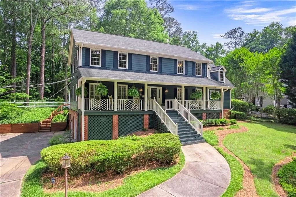 9570 Roberts Drive, Sandy Springs, Georgia 30350, 4 Bedrooms Bedrooms, ,3 BathroomsBathrooms,Residential,Sold,9570 Roberts Drive,7221845