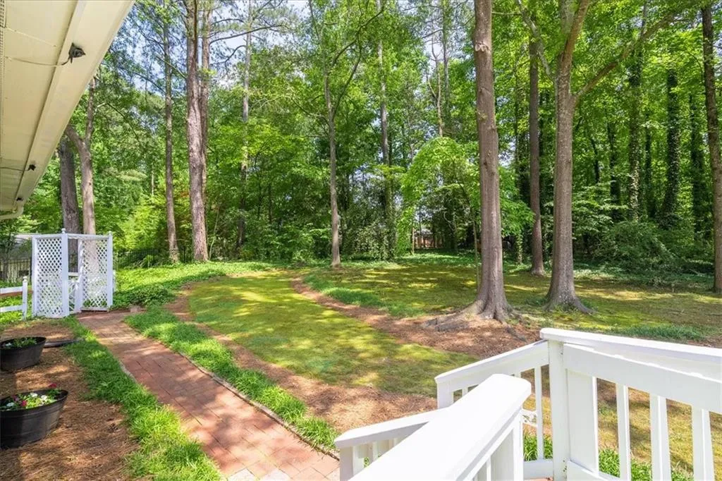 9570 Roberts Drive, Sandy Springs, Georgia 30350, 4 Bedrooms Bedrooms, ,3 BathroomsBathrooms,Residential,Sold,9570 Roberts Drive,7221845