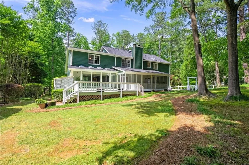 9570 Roberts Drive, Sandy Springs, Georgia 30350, 4 Bedrooms Bedrooms, ,3 BathroomsBathrooms,Residential,Sold,9570 Roberts Drive,7221845