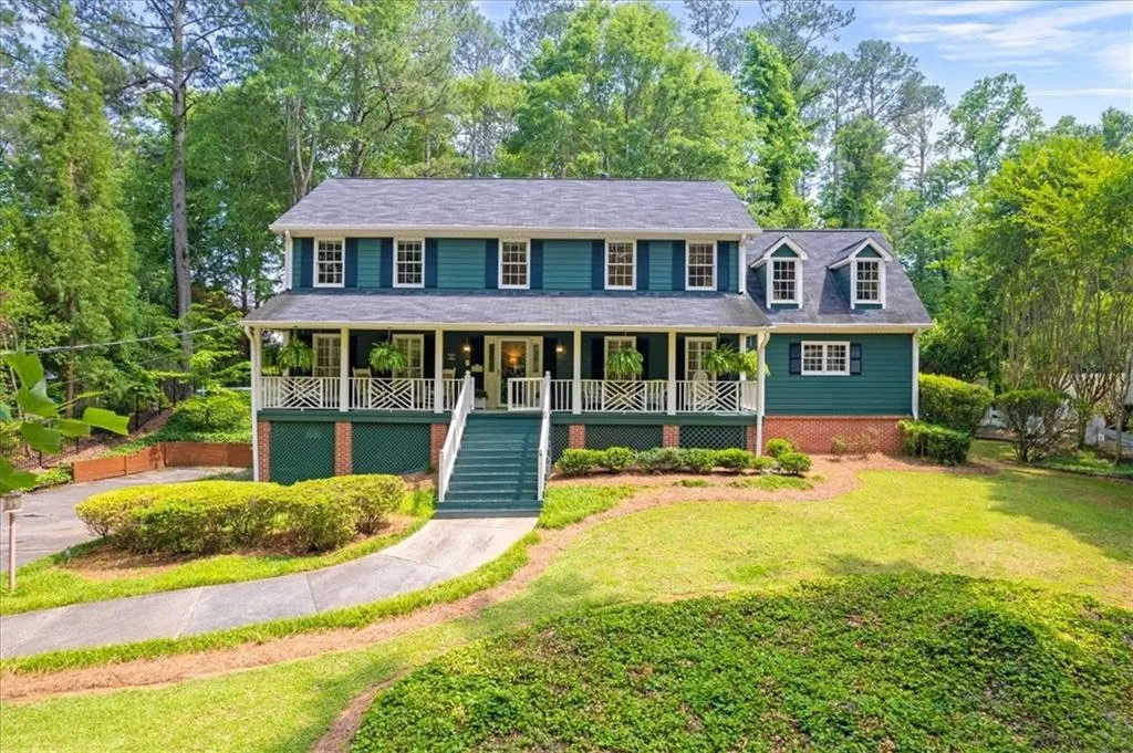 9570 Roberts Drive, Sandy Springs, Georgia 30350, 4 Bedrooms Bedrooms, ,3 BathroomsBathrooms,Residential,Sold,9570 Roberts Drive,7221845