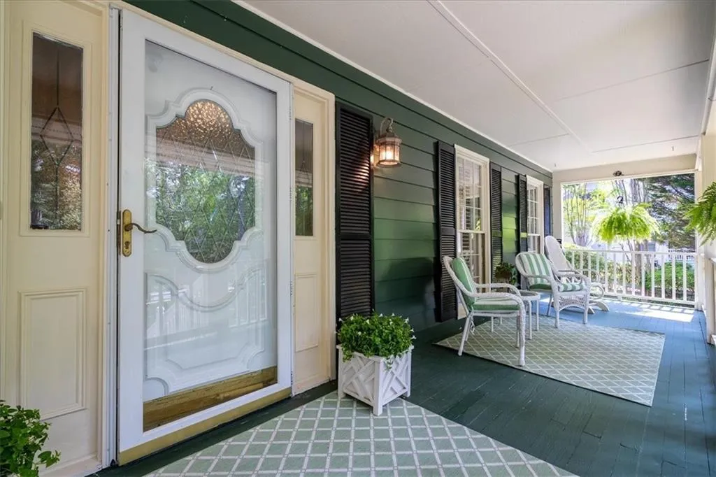 9570 Roberts Drive, Sandy Springs, Georgia 30350, 4 Bedrooms Bedrooms, ,3 BathroomsBathrooms,Residential,Sold,9570 Roberts Drive,7221845