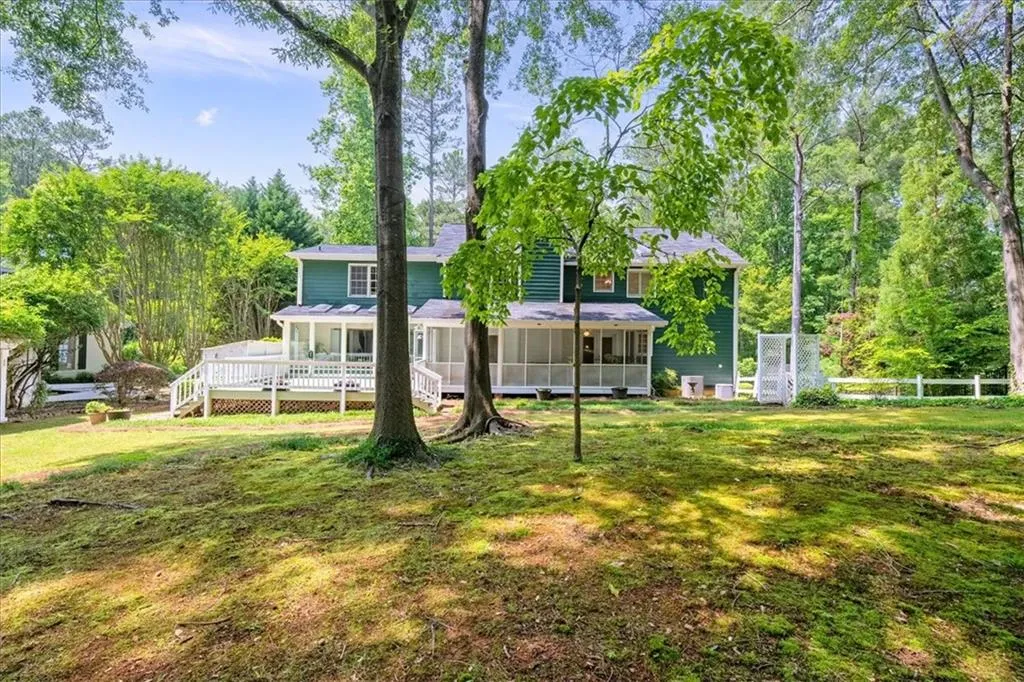 9570 Roberts Drive, Sandy Springs, Georgia 30350, 4 Bedrooms Bedrooms, ,3 BathroomsBathrooms,Residential,Sold,9570 Roberts Drive,7221845