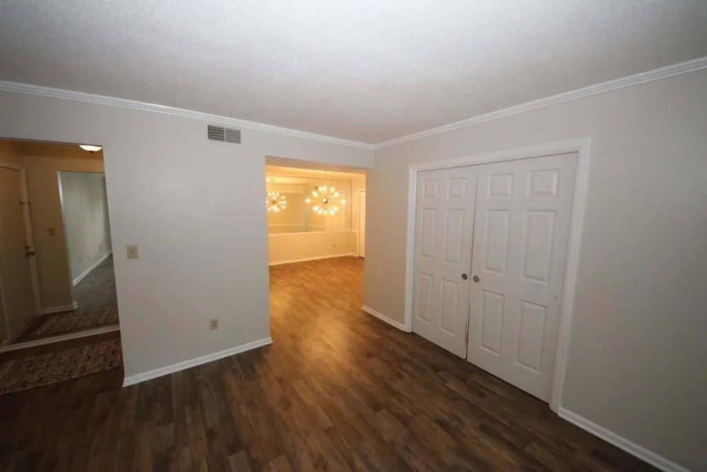 6851 Roswell Road Unit D-15, Sandy Springs, Georgia 30328, 3 Bedrooms Bedrooms, ,2 BathroomsBathrooms,Residential,Sold,6851 Roswell Road Unit D-15,6901859