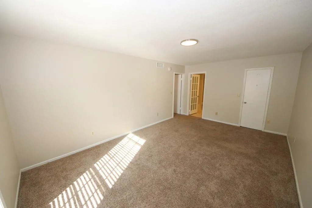 6851 Roswell Road Unit D-15, Sandy Springs, Georgia 30328, 3 Bedrooms Bedrooms, ,2 BathroomsBathrooms,Residential,Sold,6851 Roswell Road Unit D-15,6901859