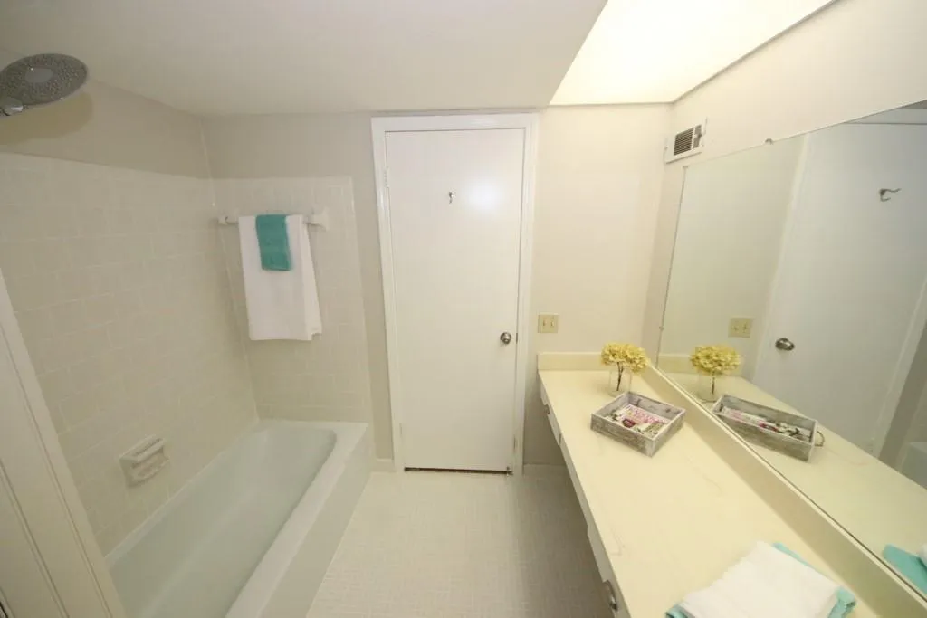 6851 Roswell Road Unit D-15, Sandy Springs, Georgia 30328, 3 Bedrooms Bedrooms, ,2 BathroomsBathrooms,Residential,Sold,6851 Roswell Road Unit D-15,6901859
