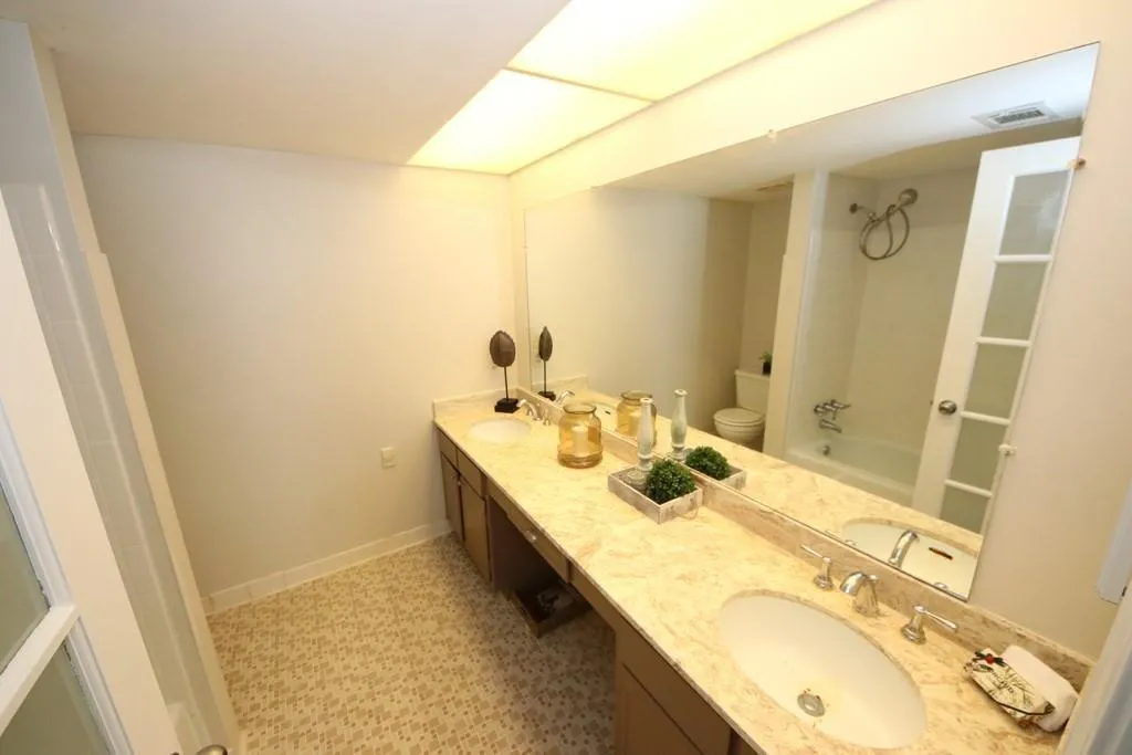 6851 Roswell Road Unit D-15, Sandy Springs, Georgia 30328, 3 Bedrooms Bedrooms, ,2 BathroomsBathrooms,Residential,Sold,6851 Roswell Road Unit D-15,6901859