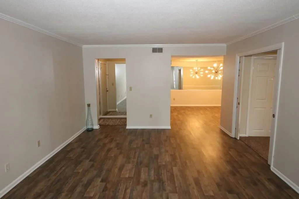 6851 Roswell Road Unit D-15, Sandy Springs, Georgia 30328, 3 Bedrooms Bedrooms, ,2 BathroomsBathrooms,Residential,Sold,6851 Roswell Road Unit D-15,6901859