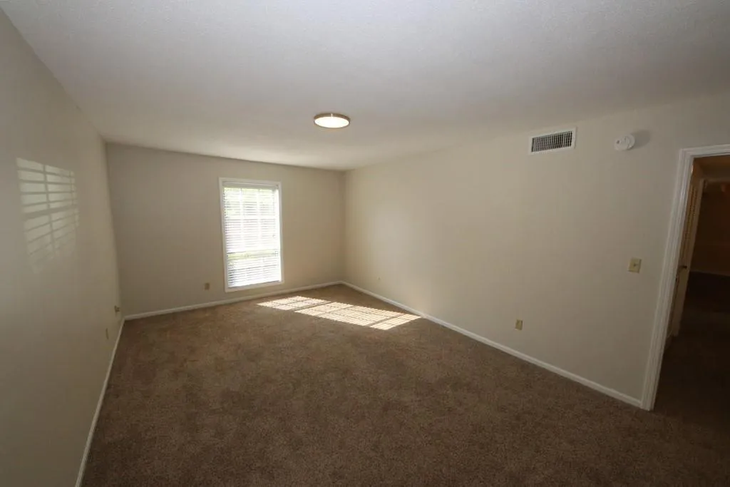 6851 Roswell Road Unit D-15, Sandy Springs, Georgia 30328, 3 Bedrooms Bedrooms, ,2 BathroomsBathrooms,Residential,Sold,6851 Roswell Road Unit D-15,6901859