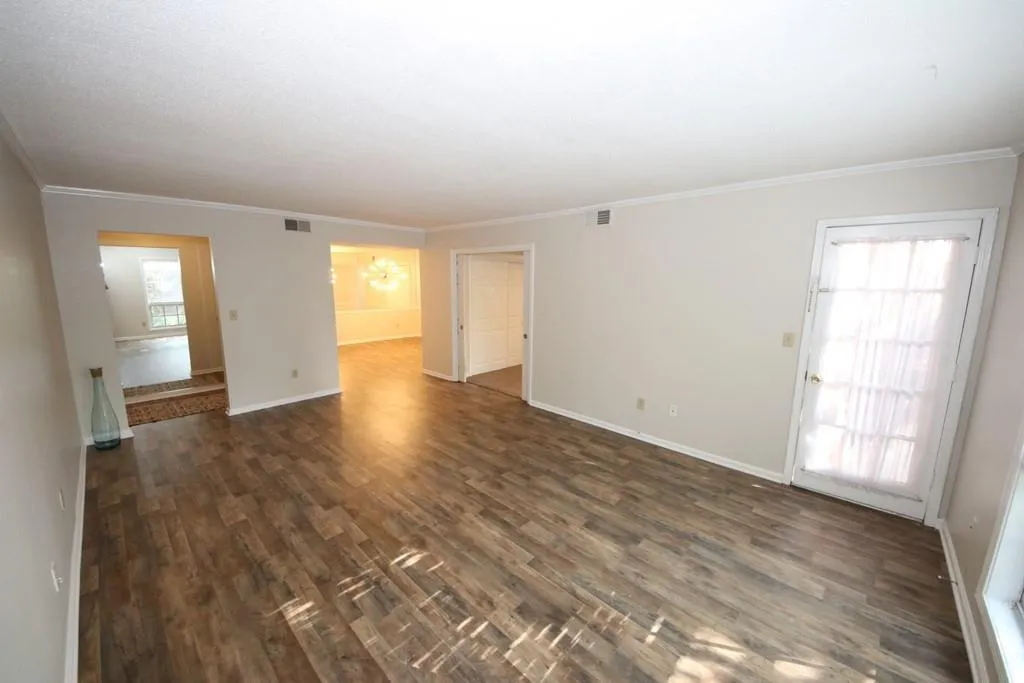 6851 Roswell Road Unit D-15, Sandy Springs, Georgia 30328, 3 Bedrooms Bedrooms, ,2 BathroomsBathrooms,Residential,Sold,6851 Roswell Road Unit D-15,6901859