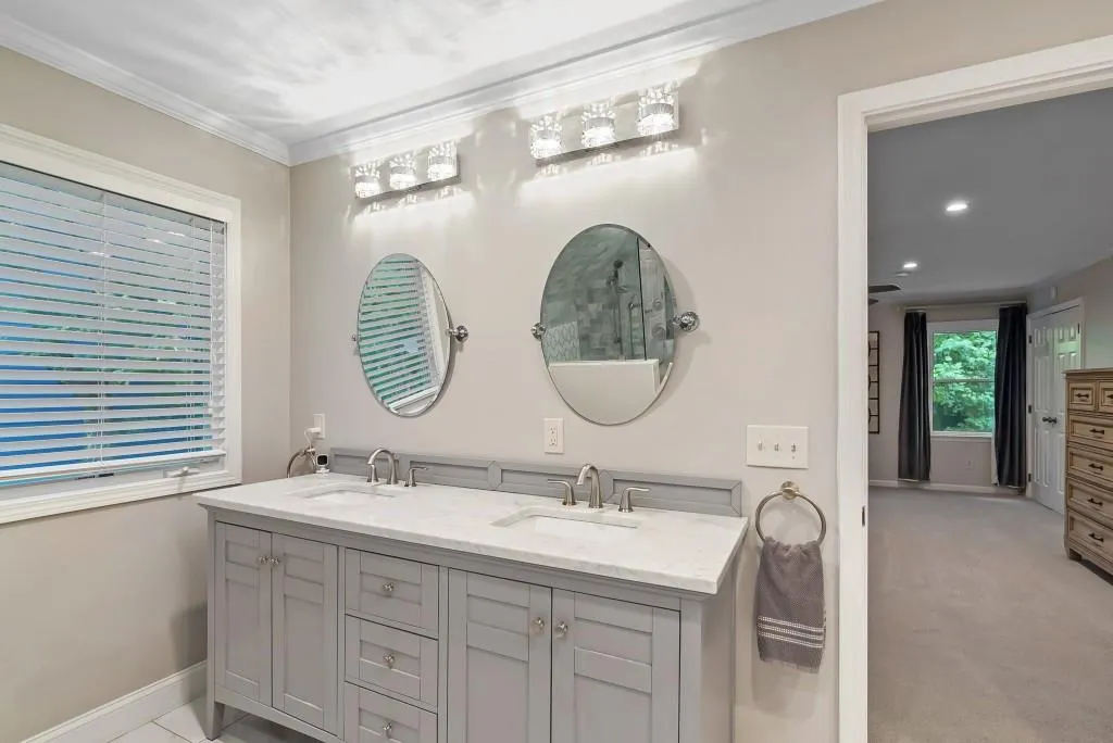 Double Vanity & Marble Countertops!