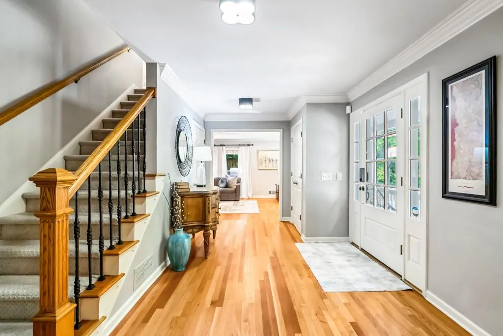 Dramatic Entrance Foyer!