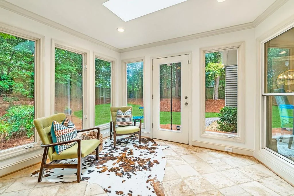 Dramatic 4-Seasons Room Fully Heated And Cooled Overlooks Outdoor Oasis!