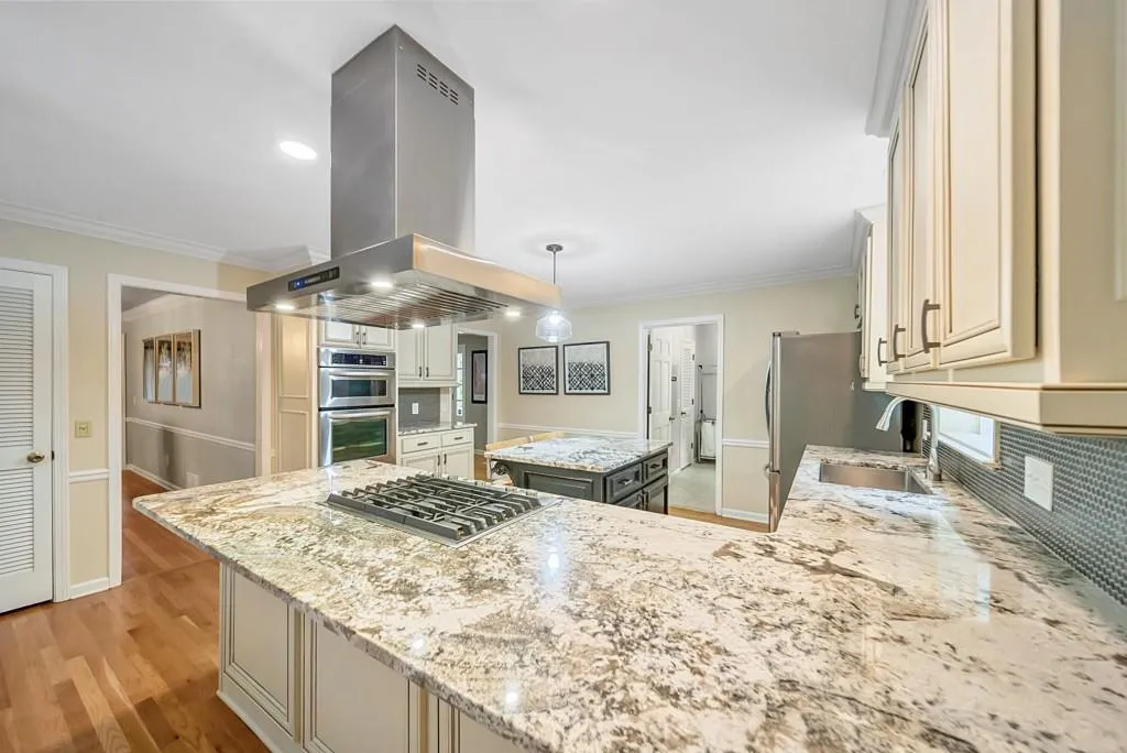 So Much Counter Space!
