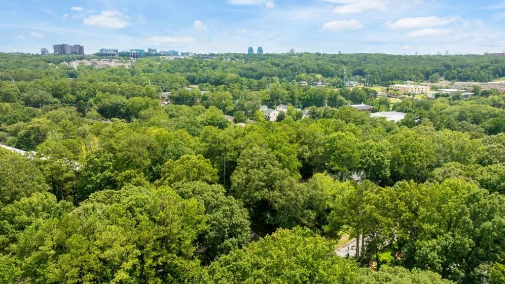 Minutes to City Springs, Abernathy Greenway, Lost Corner Preserve & Hwys.