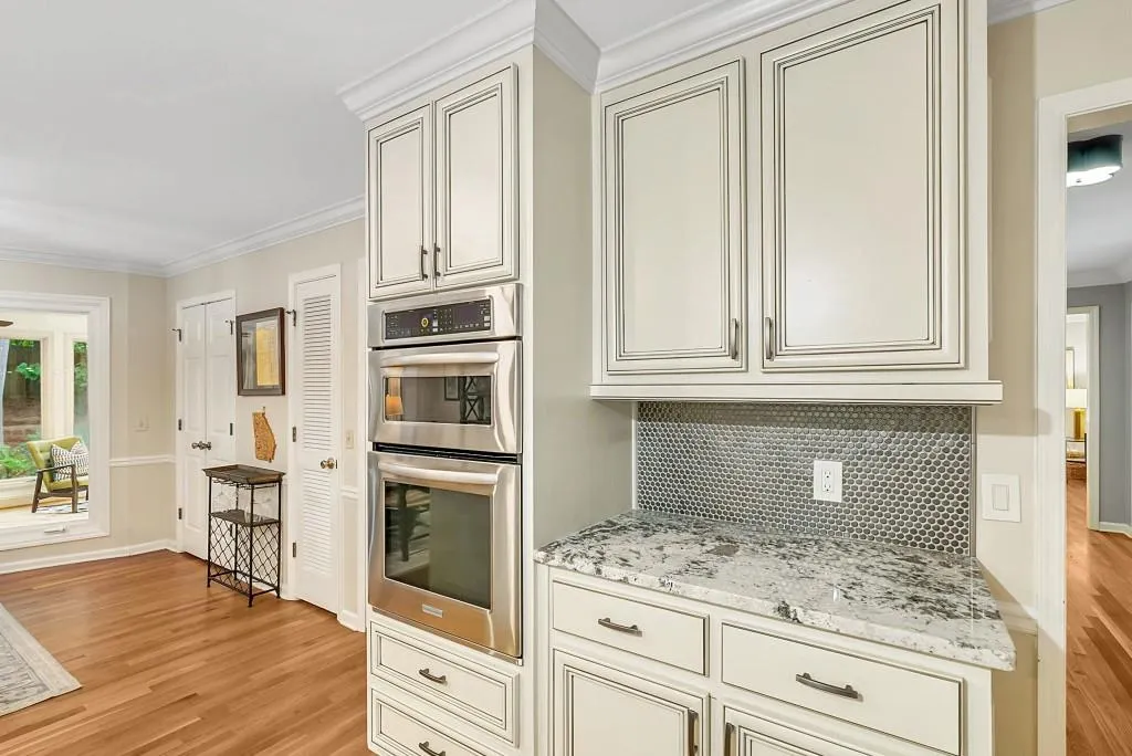 Large Pantry Storage In The 2 Closets On Left!