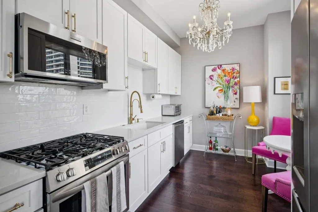 2626 Peachtree Road Nw Unit 1104, Atlanta, Georgia 30305, 2 Bedrooms Bedrooms, 0 ,2 BathroomsBathrooms,Residential,For Sale,2626 Peachtree Road Nw Unit 1104,7752635