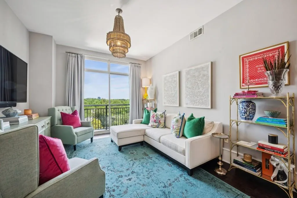 2626 Peachtree Road Nw Unit 1104, Atlanta, Georgia 30305, 2 Bedrooms Bedrooms, 0 ,2 BathroomsBathrooms,Residential,For Sale,2626 Peachtree Road Nw Unit 1104,7752635
