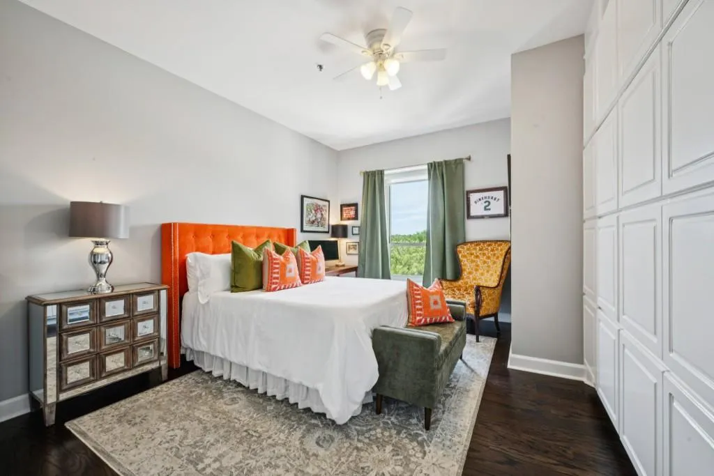 2626 Peachtree Road Nw Unit 1104, Atlanta, Georgia 30305, 2 Bedrooms Bedrooms, 0 ,2 BathroomsBathrooms,Residential,For Sale,2626 Peachtree Road Nw Unit 1104,7752635