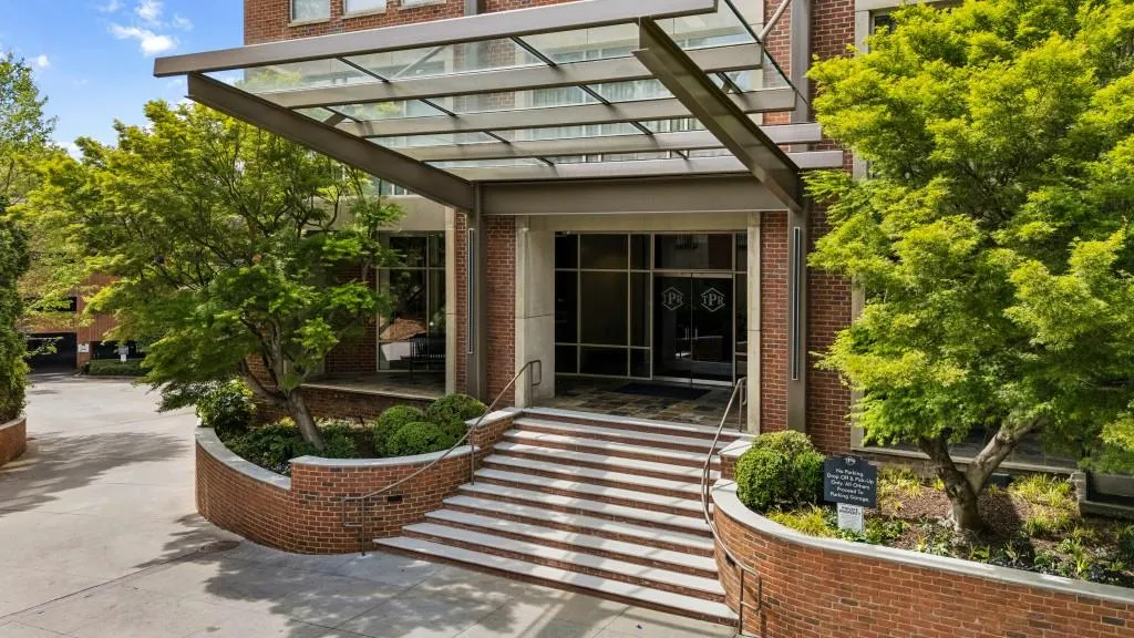 2626 Peachtree Road Nw Unit 1104, Atlanta, Georgia 30305, 2 Bedrooms Bedrooms, 0 ,2 BathroomsBathrooms,Residential,For Sale,2626 Peachtree Road Nw Unit 1104,7752635