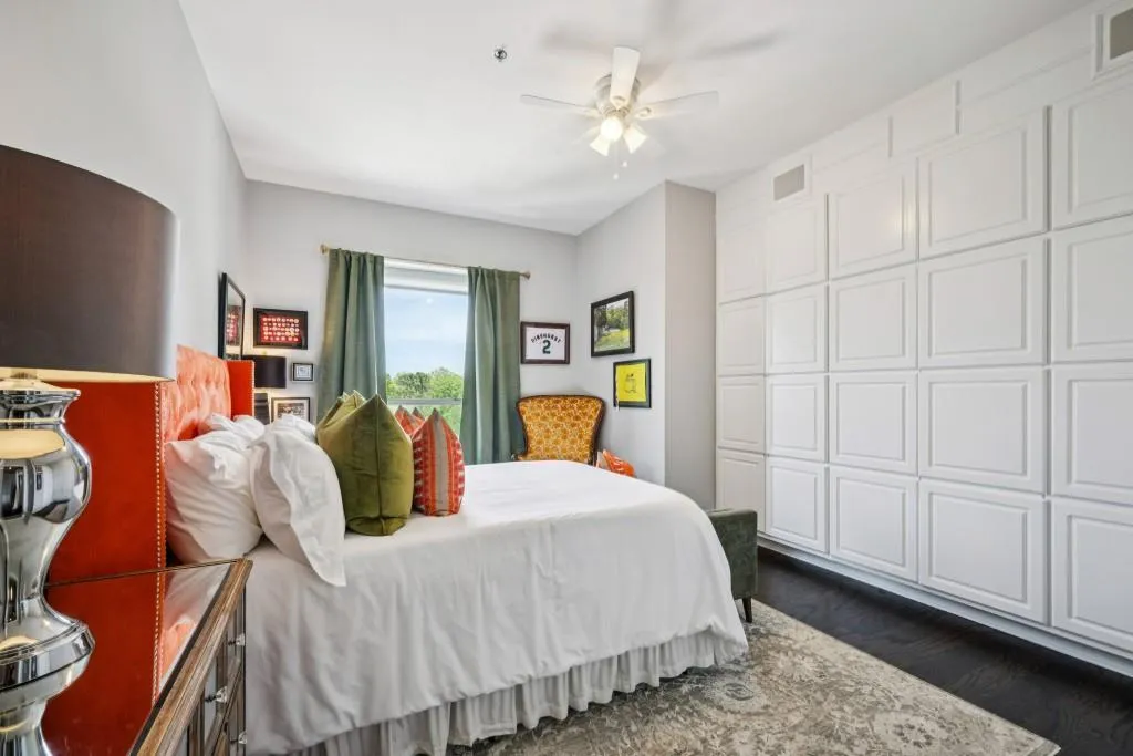 2626 Peachtree Road Nw Unit 1104, Atlanta, Georgia 30305, 2 Bedrooms Bedrooms, 0 ,2 BathroomsBathrooms,Residential,For Sale,2626 Peachtree Road Nw Unit 1104,7752635