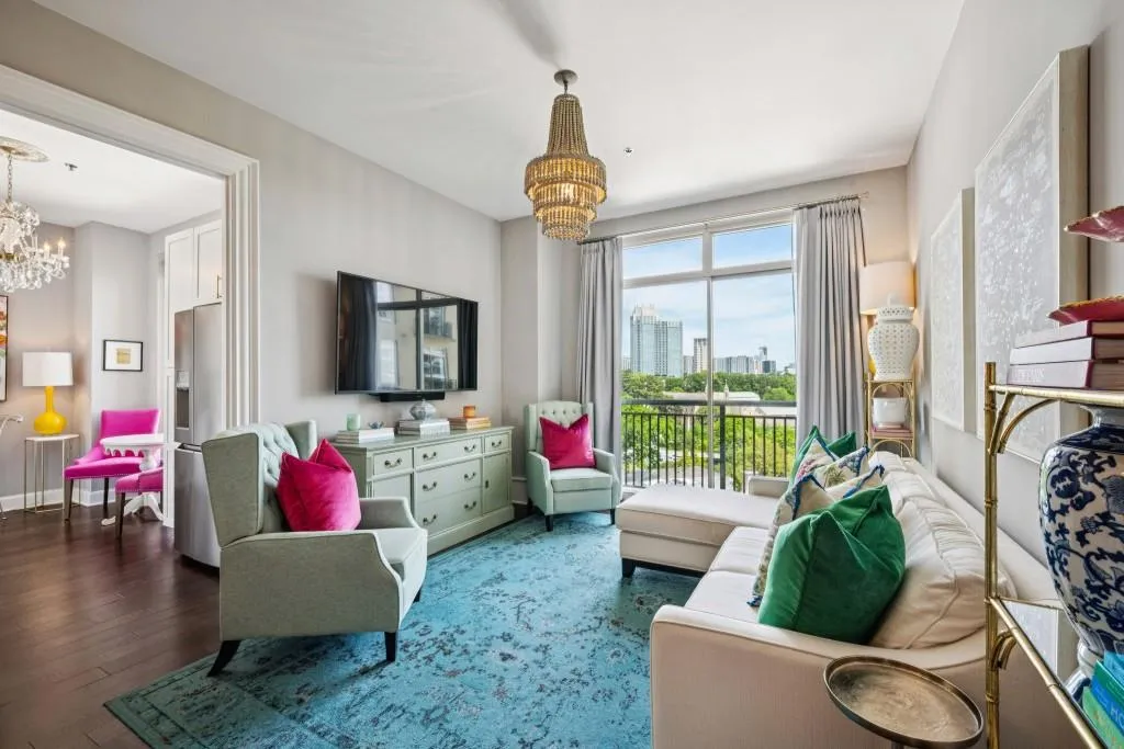 2626 Peachtree Road Nw Unit 1104, Atlanta, Georgia 30305, 2 Bedrooms Bedrooms, 0 ,2 BathroomsBathrooms,Residential,For Sale,2626 Peachtree Road Nw Unit 1104,7752635