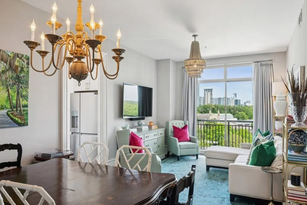 2626 Peachtree Road Nw Unit 1104, Atlanta, Georgia 30305, 2 Bedrooms Bedrooms, 0 ,2 BathroomsBathrooms,Residential,For Sale,2626 Peachtree Road Nw Unit 1104,7752635