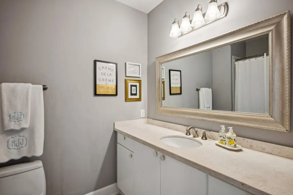 2626 Peachtree Road Nw Unit 1104, Atlanta, Georgia 30305, 2 Bedrooms Bedrooms, 0 ,2 BathroomsBathrooms,Residential,For Sale,2626 Peachtree Road Nw Unit 1104,7752635