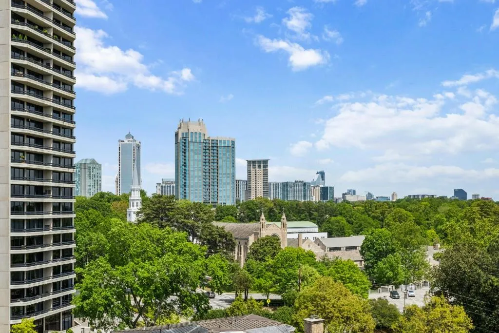 2626 Peachtree Road Nw Unit 1104, Atlanta, Georgia 30305, 2 Bedrooms Bedrooms, 0 ,2 BathroomsBathrooms,Residential,For Sale,2626 Peachtree Road Nw Unit 1104,7752635