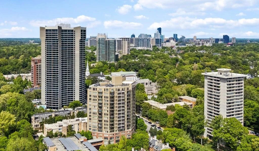 2626 Peachtree Road Nw Unit 1104, Atlanta, Georgia 30305, 2 Bedrooms Bedrooms, 0 ,2 BathroomsBathrooms,Residential,For Sale,2626 Peachtree Road Nw Unit 1104,7752635